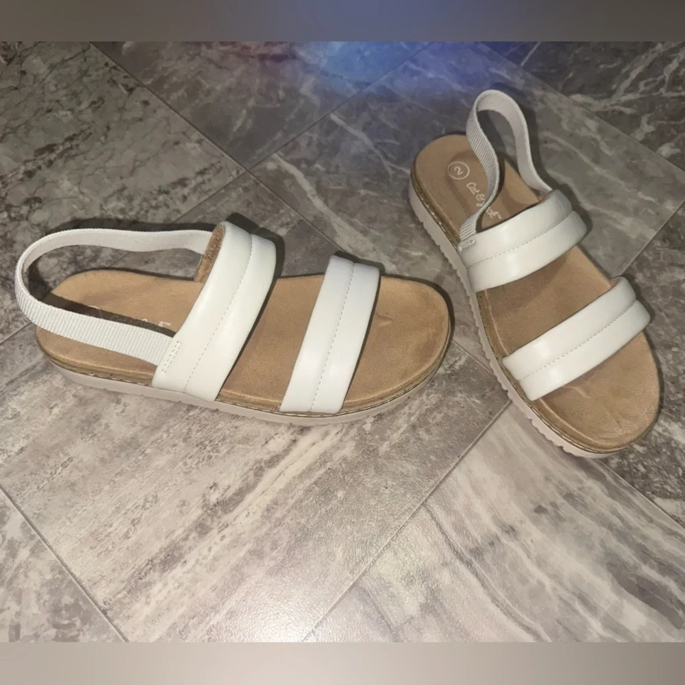 Cat & Jack Girls Kailan White Platform Footbed Sandals Size 2 Little Girl